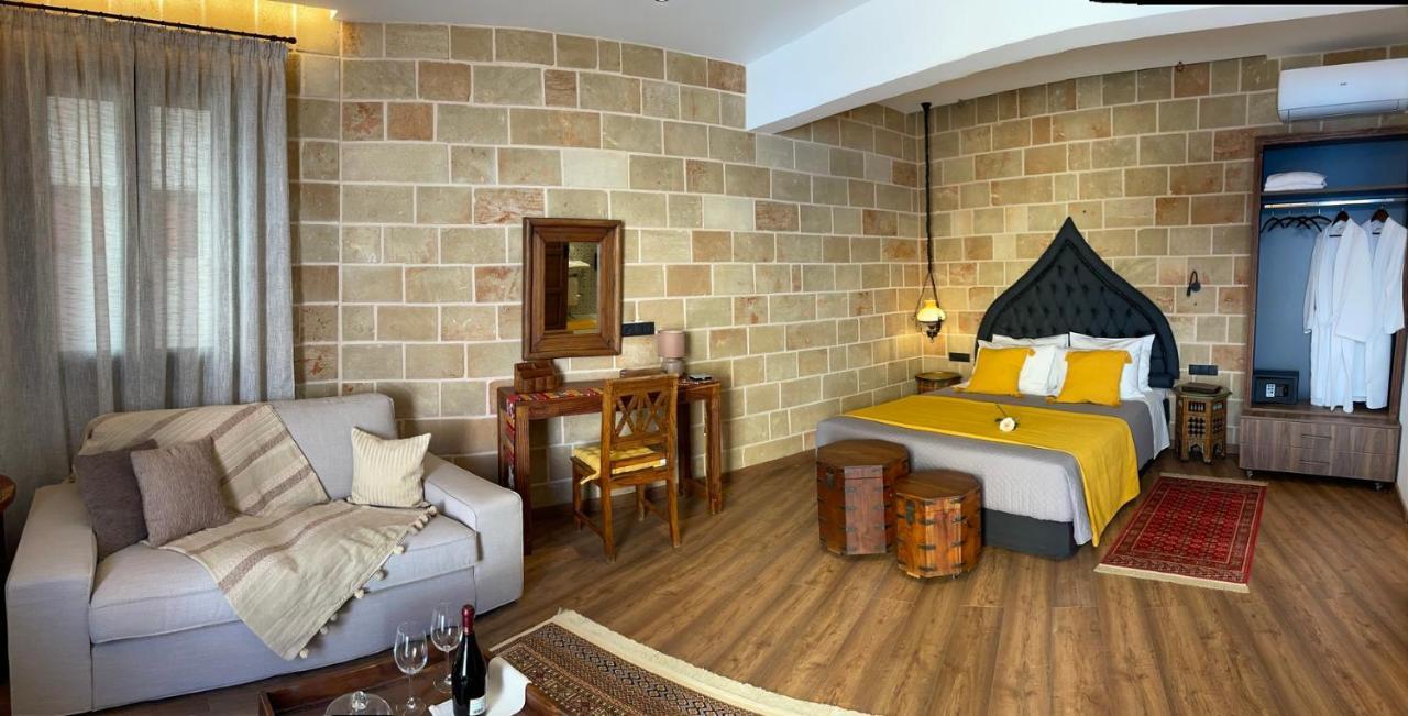 Utopia Luxury Suites - Old Town Rhodes City ภายนอก รูปภาพ