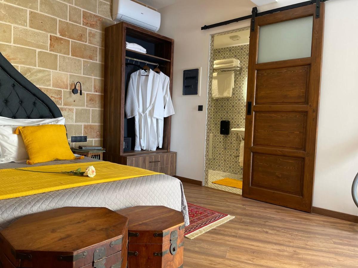 Utopia Luxury Suites - Old Town Rhodes City ภายนอก รูปภาพ