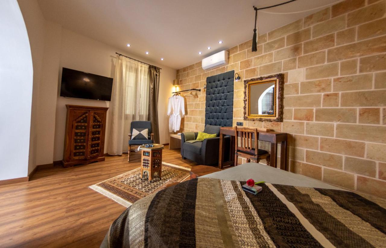 Utopia Luxury Suites - Old Town Rhodes City ภายนอก รูปภาพ