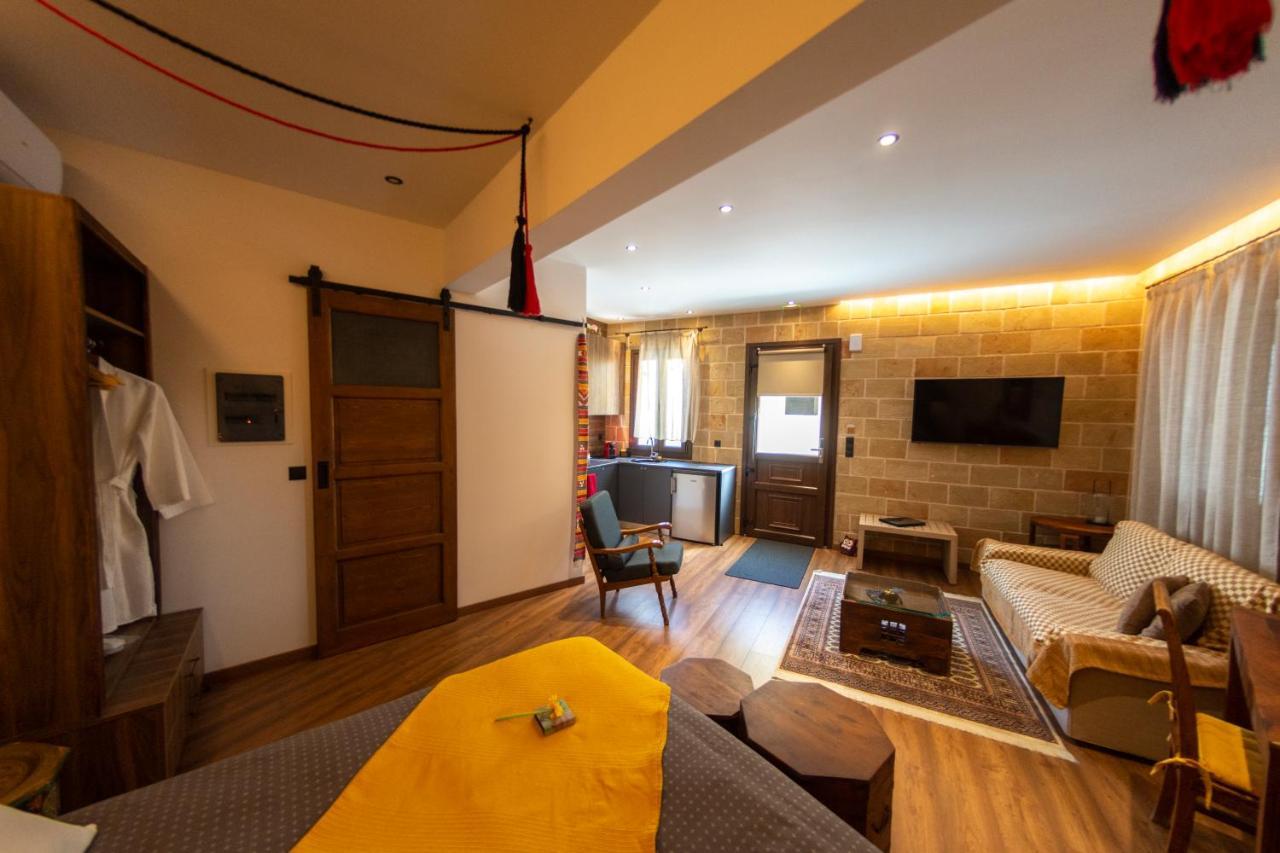 Utopia Luxury Suites - Old Town Rhodes City ภายนอก รูปภาพ