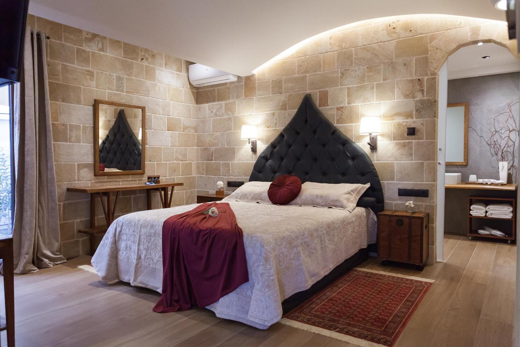 Utopia Luxury Suites - Old Town Rhodes City ภายนอก รูปภาพ