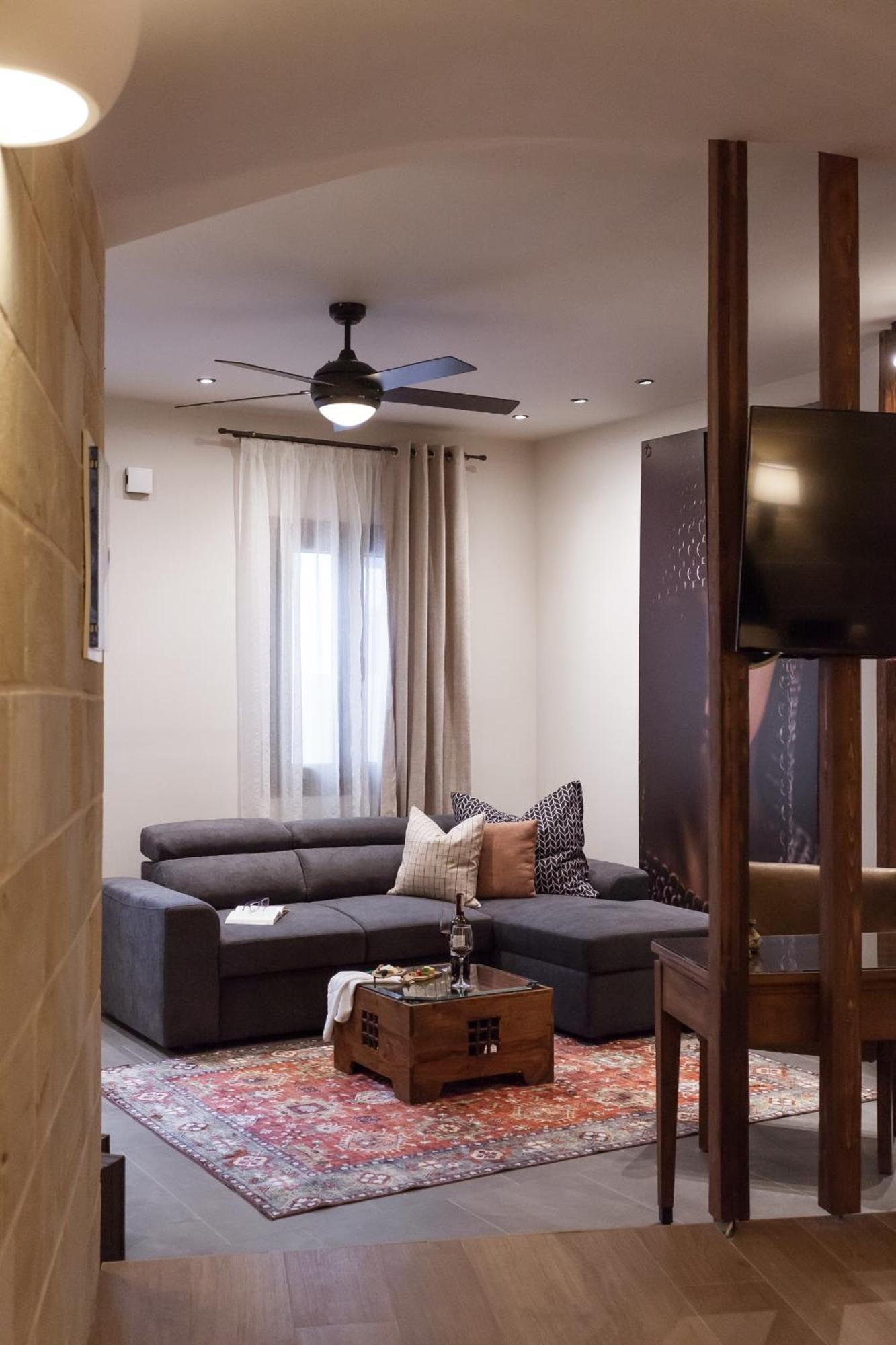 Utopia Luxury Suites - Old Town Rhodes City ภายนอก รูปภาพ