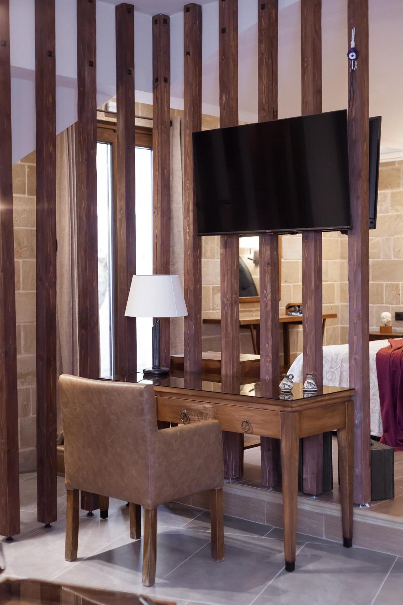 Utopia Luxury Suites - Old Town Rhodes City ภายนอก รูปภาพ