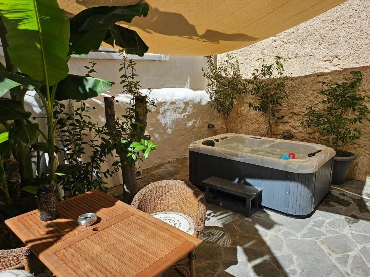 Utopia Luxury Suites - Old Town Rhodes City ภายนอก รูปภาพ