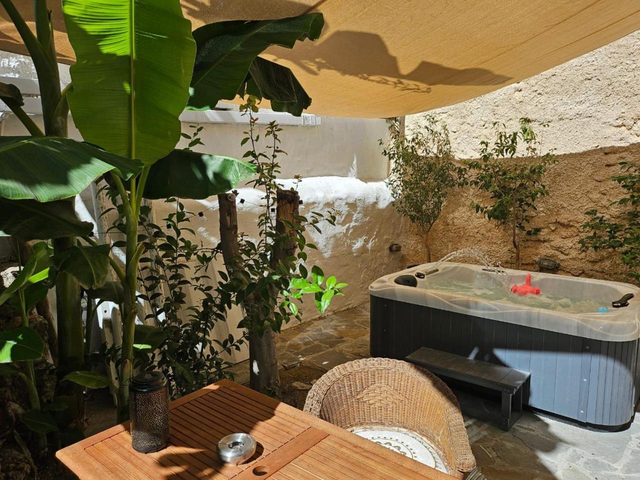 Utopia Luxury Suites - Old Town Rhodes City ภายนอก รูปภาพ