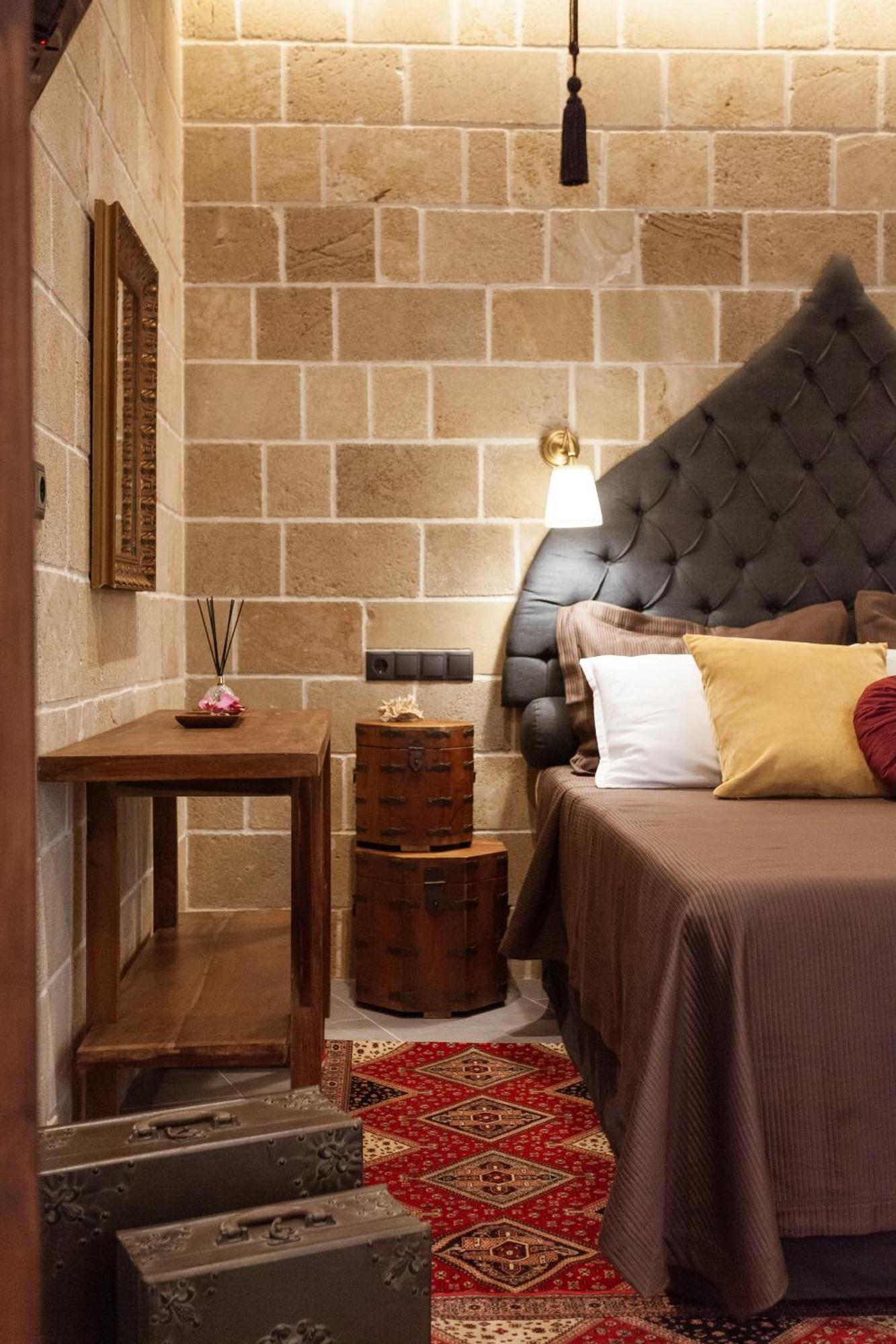 Utopia Luxury Suites - Old Town Rhodes City ภายนอก รูปภาพ