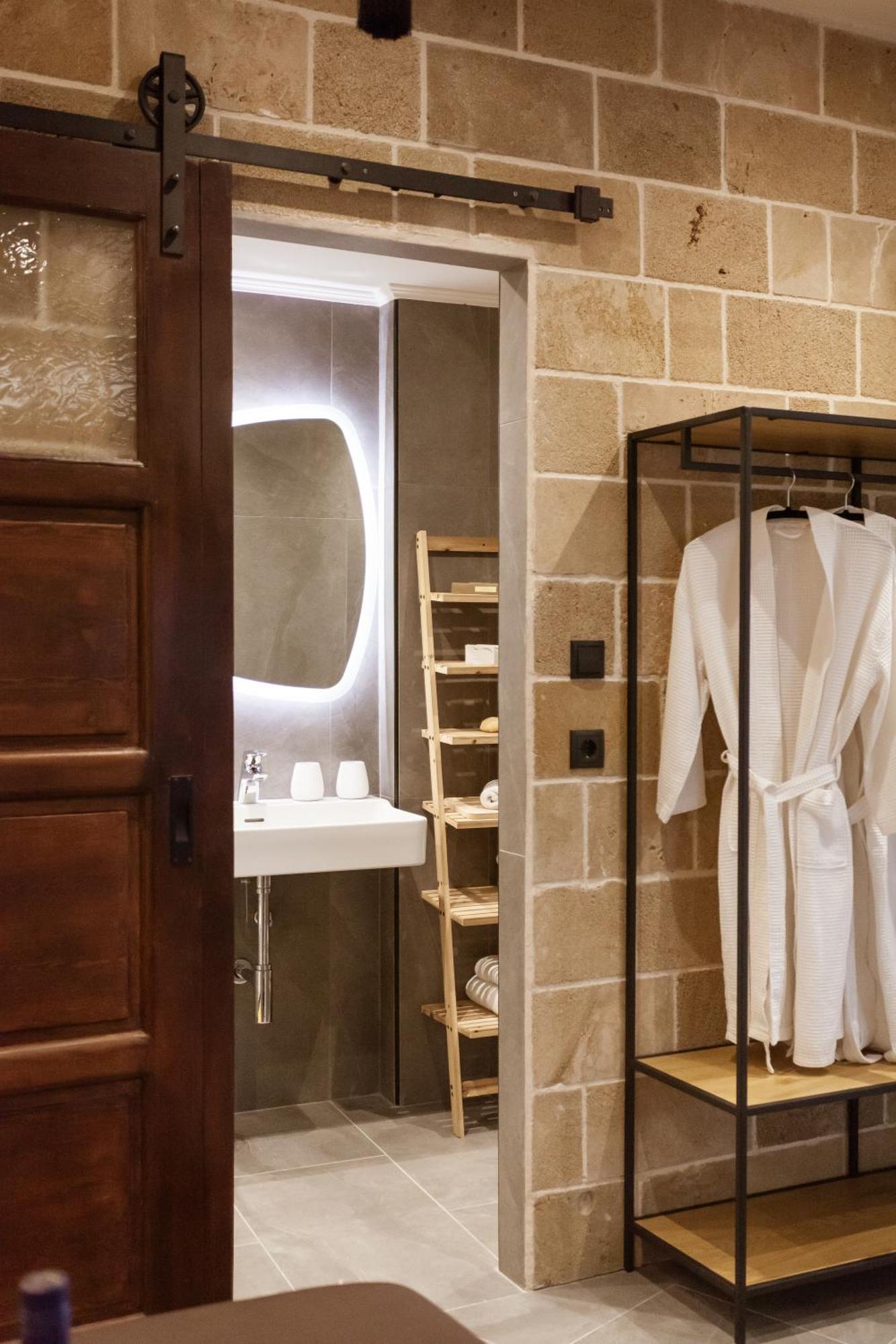 Utopia Luxury Suites - Old Town Rhodes City ภายนอก รูปภาพ