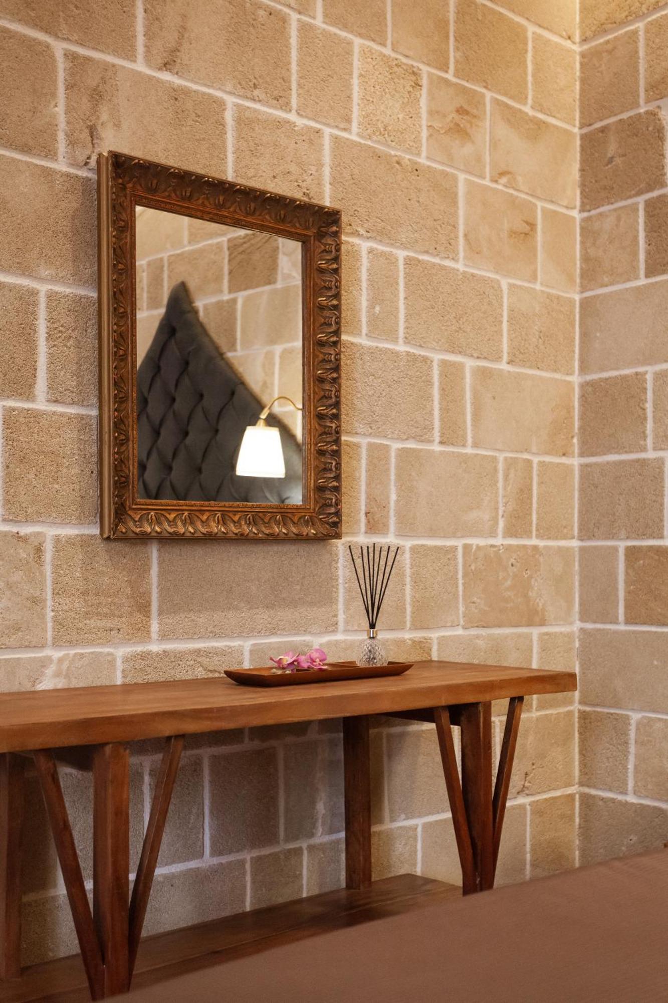 Utopia Luxury Suites - Old Town Rhodes City ภายนอก รูปภาพ