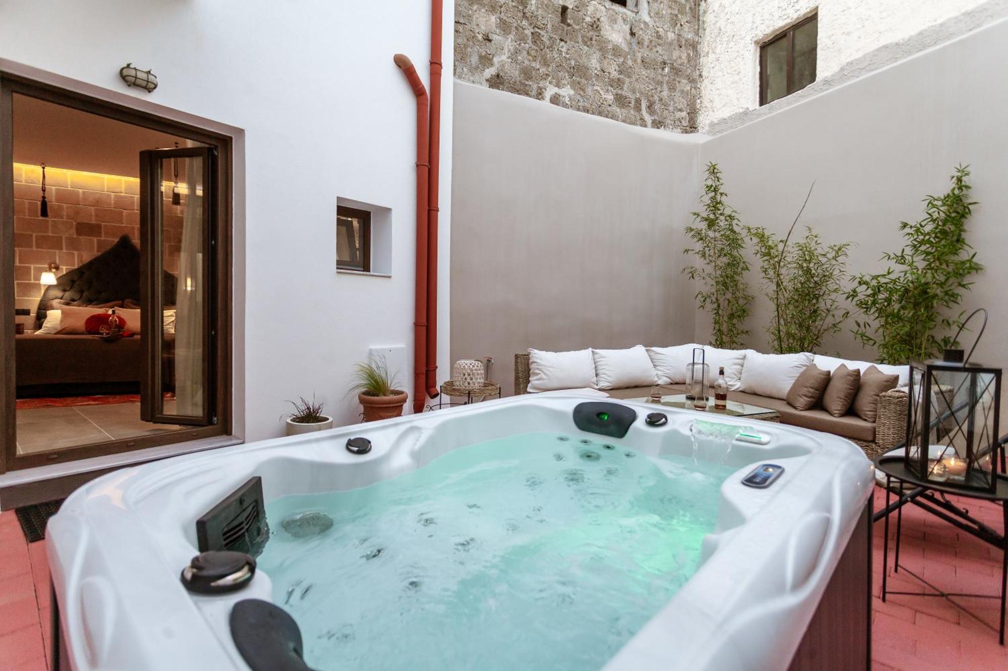 Utopia Luxury Suites - Old Town Rhodes City ภายนอก รูปภาพ